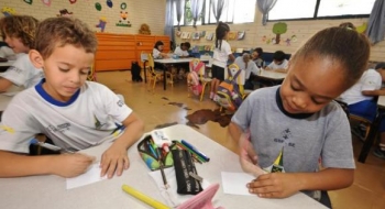 Brasil deve reduzir desigualdades na educação para cumprir metas, diz estudo